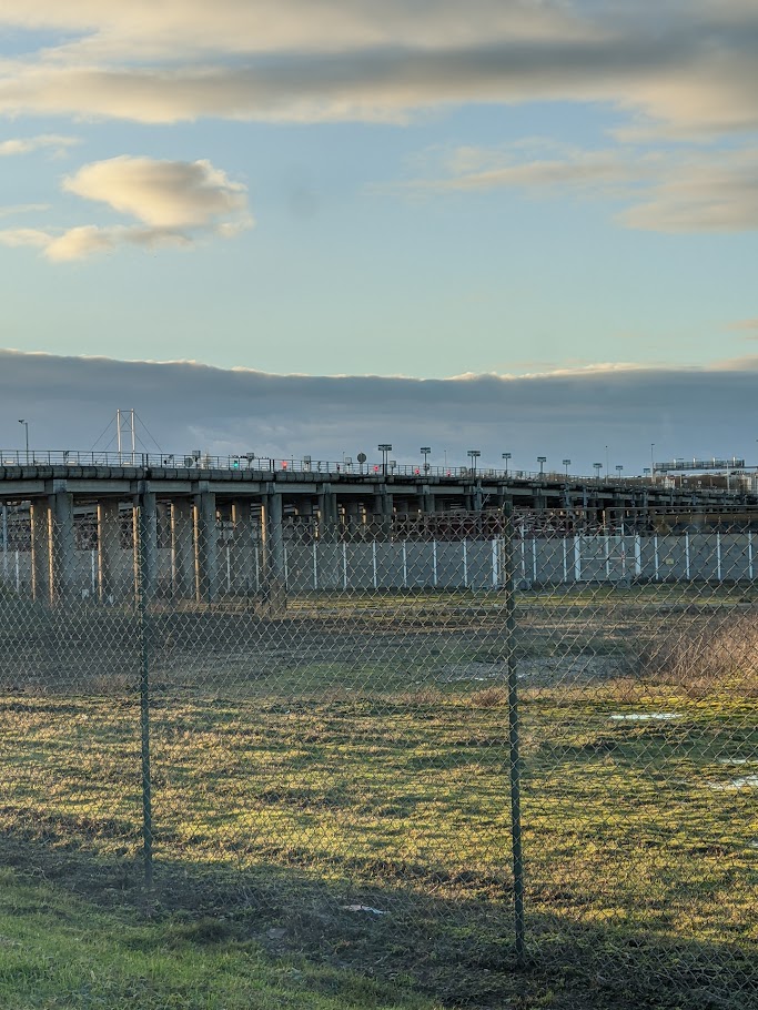 wire fence image